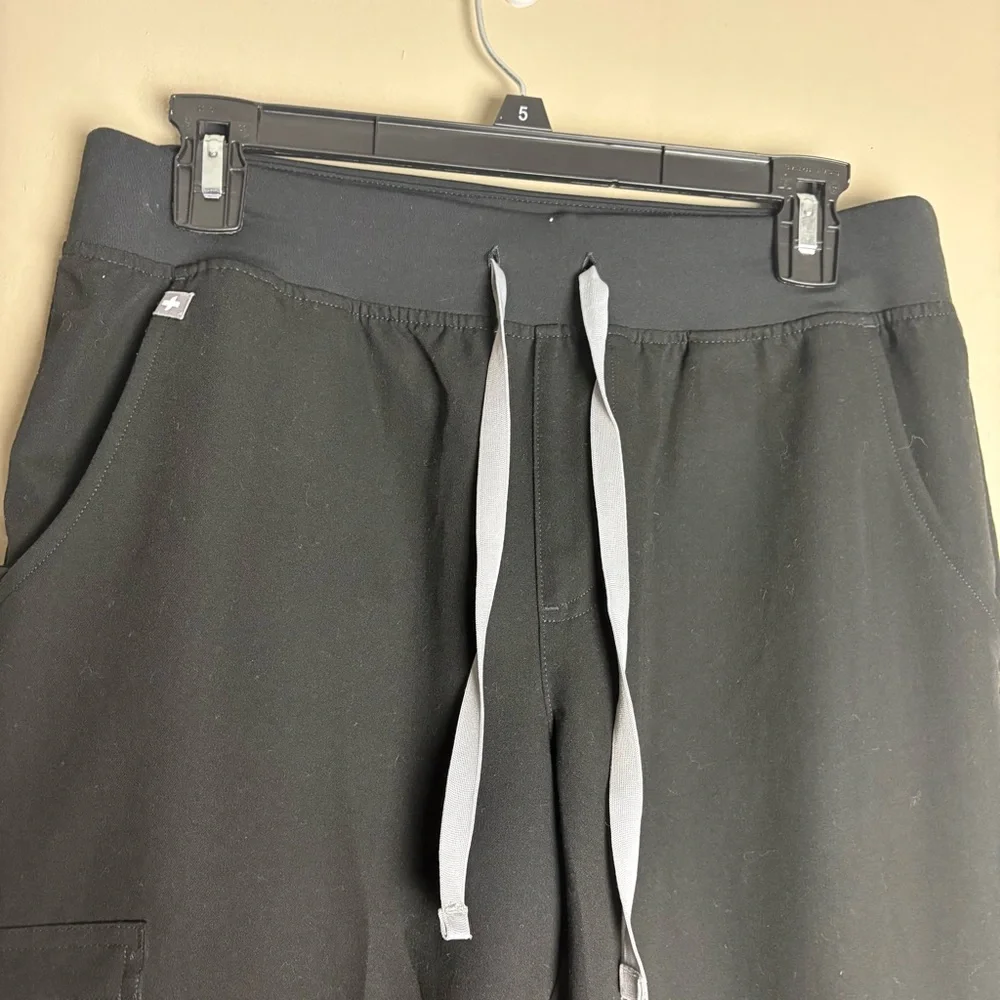 Figs Black Zamora Jogger Scrub Pants Size Medium Petite - Picture 4 of 9